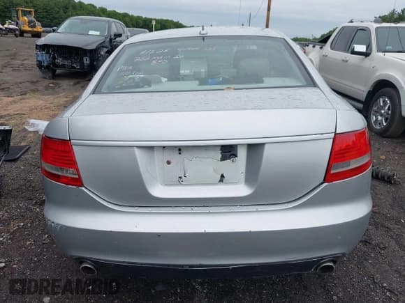 ✅ 2007 Audi A6 3.2L • VIN: WAUDH74FX7N100876 • Лот: 42596417. Опубликован ранее на IAAI с пробегом 125 317 миль. Бесплатный доступ к архиву аукционных продаж из США и подробный отчёт об истории автомобиля на DreamBid. Изображение 17.