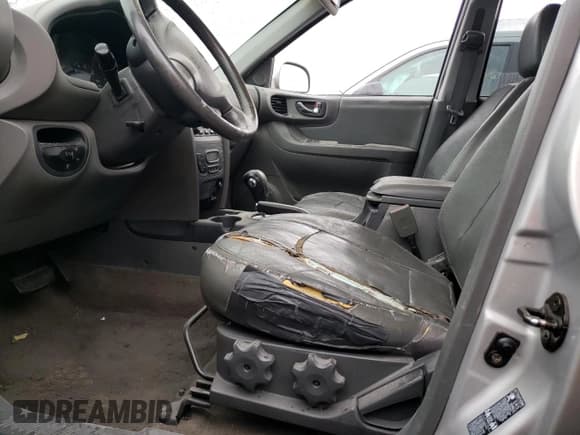 ✅ 2004 Hyundai Santa Fe GLS • VIN: KM8SC13E14U686413 • Lot: 84267135. Listed on Copart with Not provided. Free auction sales archive from the USA and detailed vehicle history report at DreamBid. Image 7.