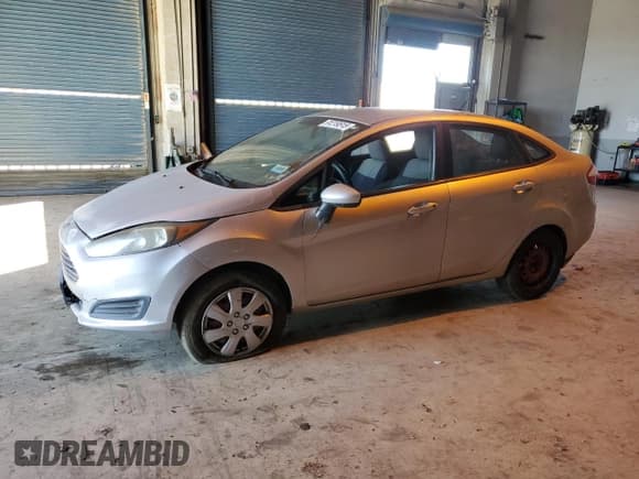 ✅ 2015 Ford Fiesta S • VIN: 3FADP4AJ8FM121270 • Lot: 91219515. Listed on Copart with 141,134 mi. Free auction sales archive from the USA and detailed vehicle history report at DreamBid. Image 1.