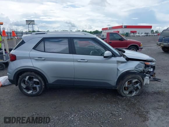✅ 2021 Hyundai Venue SEL • VIN: KMHRC8A36MU082493 • Lot: 42255962. Listed on IAAI with 53,818 mi. Free auction sales archive from the USA and detailed vehicle history report at DreamBid. Image 13.
