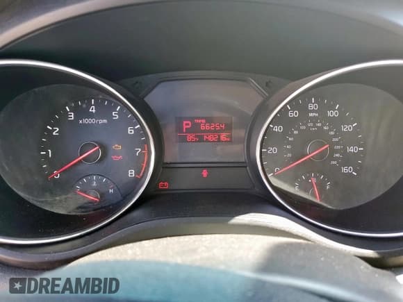 ✅ 2016 Kia Sedona LX • VIN: KNDMB5C16G6097676 • Lot: 84258455. Wystawiony na Copart z przebiegiem 148 216 mil. Bezpłatny archiwum sprzedaży aukcyjnych z USA i szczegółowy raport historii pojazdu na DreamBid. Zdjęcie 9.