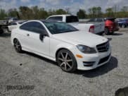 ✅ 2015 Mercedes-Benz C 250 • VIN: WDDGJ4HB4FG351444 • Lot: 51834965. Wystawiony na Copart z przebiegiem 76 841 mil. Bezpłatny archiwum sprzedaży aukcyjnych z USA i szczegółowy raport historii pojazdu na DreamBid. Zdjęcie 4.