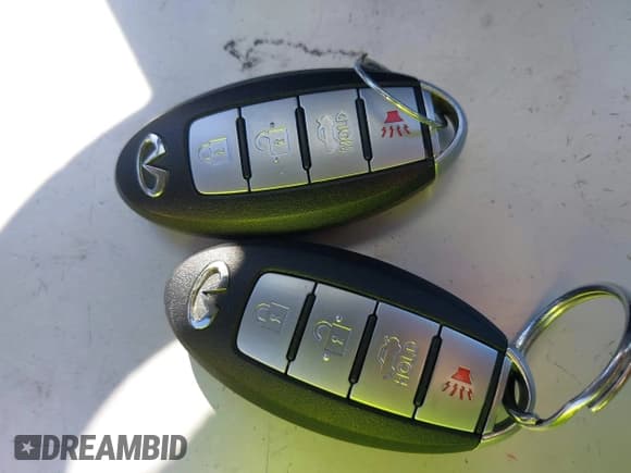 ✅ 2016 Infiniti Q50 Premium • VIN: JN1CV7AP4GM202283 • Lot: 43566904. Wystawiony na IAAI z przebiegiem 217 350 mil. Bezpłatny archiwum sprzedaży aukcyjnych z USA i szczegółowy raport historii pojazdu na DreamBid. Zdjęcie 11.