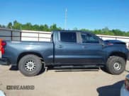 ✅ 2019 Chevrolet Silverado 1500 LT Trail Boss • VIN: 1GCPYFED2KZ152401 • Lot: 42211371. Wystawiony na IAAI z przebiegiem 106 796 mil. Bezpłatny archiwum sprzedaży aukcyjnych z USA i szczegółowy raport historii pojazdu na DreamBid. Zdjęcie 14.