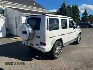 ✅ 2020 Mercedes-Benz G 550 • VIN: WDCYC6BJ6LX334252 • Lot: 84938965. Wystawiony na Copart z przebiegiem 141 526 mil. Bezpłatny archiwum sprzedaży aukcyjnych z USA i szczegółowy raport historii pojazdu na DreamBid. Zdjęcie 3.