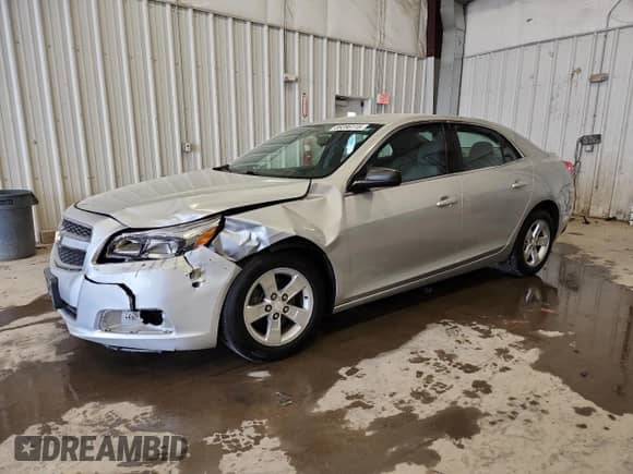 2013 Chevrolet Malibu LS с VIN 1G11B5SAXDF245823, выставлен на аукционе Copart как лот 86286115 с пробегом 82 934 миль миль и На запчасти • Non repairable. История ставок и продаж доступна на DreamBid. Изображение 1.