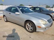 ✅ 2002 Mercedes-Benz C 230/260/280/320 • VIN: WDBRN47JX2A295473 • Lot: 42870379. Wystawiony na IAAI z przebiegiem 96 443 mil. Bezpłatny archiwum sprzedaży aukcyjnych z USA i szczegółowy raport historii pojazdu na DreamBid. Zdjęcie 1.