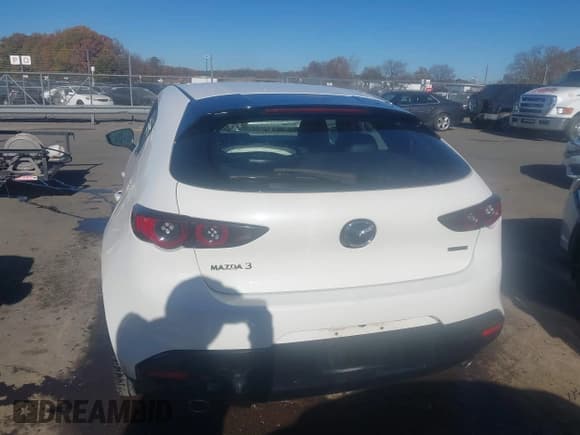 ✅ 2019 Mazda 3 • VIN: JM1BPAJM5K1141896 • Lot: 43667163. Listed on IAAI with 87,269 mi. Free auction sales archive from the USA and detailed vehicle history report at DreamBid. Image 16.