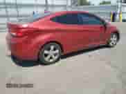 2013 Hyundai Elantra GLS z VIN KMHDH4AE7DU795408, wystawiony jako Copart lot #70648425 z przebiegiem 181 114 mil mil oraz Nie do naprawy • Non repairable. Historia ofert i sprzedaży dostępna na DreamBid. Obrazek 3.