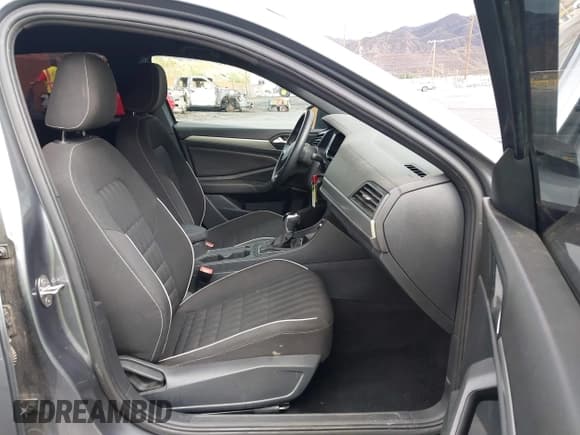 ✅ 2024 Volkswagen Jetta Sport • VIN: 3VWBM7BU5RM060191 • Lot: 43430431. Listed on IAAI with 46,899 mi. Free auction sales archive from the USA and detailed vehicle history report at DreamBid. Image 5.