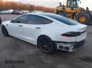 ✅ 2022 Tesla Model S • VIN: 5YJSA1E51NF471311 • Lot: 43680446. Wystawiony na IAAI z przebiegiem 58 632 mil. Bezpłatny archiwum sprzedaży aukcyjnych z USA i szczegółowy raport historii pojazdu na DreamBid. Zdjęcie 3.