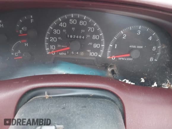 ✅ 1998 Ford F-150 • VIN: 1FTZF1826WNA62208 • Lot: 43854921. Wystawiony na IAAI z przebiegiem 182 484 mil. Bezpłatny archiwum sprzedaży aukcyjnych z USA i szczegółowy raport historii pojazdu na DreamBid. Zdjęcie 7.