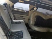 ✅ 2006 Chrysler 300 C • VIN: 2C3KA63H66H112904 • Lot: 56350555. Wystawiony na Copart z przebiegiem 100 530 mil. Bezpłatny archiwum sprzedaży aukcyjnych z USA i szczegółowy raport historii pojazdu na DreamBid. Zdjęcie 10.