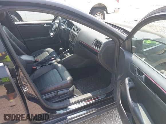 ✅ 2016 Volkswagen Jetta GLI SE • VIN: 3VW5S7AJXGM260829 • Lot: 42503335. Wystawiony na IAAI z przebiegiem 156 744 mil. Bezpłatny archiwum sprzedaży aukcyjnych z USA i szczegółowy raport historii pojazdu na DreamBid. Zdjęcie 5.