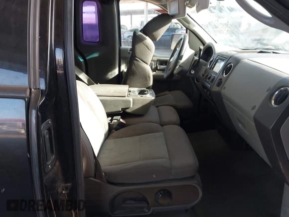 ✅ 2005 Ford F-150 XL • VIN: 1FTRF12565NB72645 • Лот: 41682505. Опубликован ранее на IAAI с пробегом 251 124 миль. Бесплатный доступ к архиву аукционных продаж из США и подробный отчёт об истории автомобиля на DreamBid. Изображение 5.