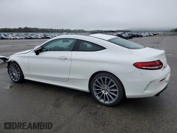 ✅ 2019 Mercedes-Benz C 300 • VIN: WDDWJ8DB6KF839187 • Lot: 55546155. Wystawiony na Copart z przebiegiem 54 663 mil. Bezpłatny archiwum sprzedaży aukcyjnych z USA i szczegółowy raport historii pojazdu na DreamBid. Zdjęcie 2.