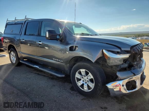 ✅ 2017 Nissan Titan SV • VIN: 1N6AA1E56HN500512 • Lot: 81644115. Wystawiony na Copart z przebiegiem 219 825 mil. Bezpłatny archiwum sprzedaży aukcyjnych z USA i szczegółowy raport historii pojazdu na DreamBid. Zdjęcie 4.