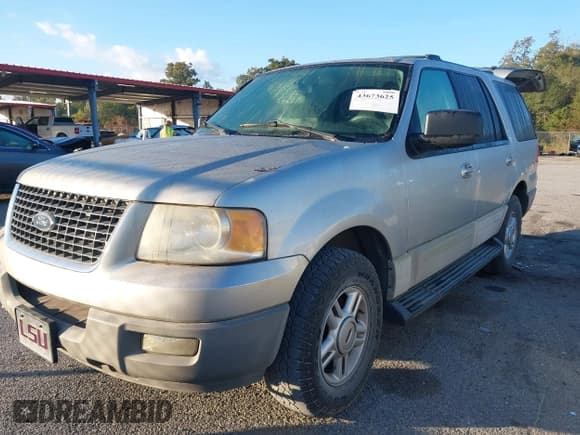 ✅ 2003 Ford Expedition Special Service • VIN: 1FMRU15W93LB71584 • Lot: 43673625. Wystawiony na IAAI z przebiegiem 92 283 mil. Bezpłatny archiwum sprzedaży aukcyjnych z USA i szczegółowy raport historii pojazdu na DreamBid. Zdjęcie 2.