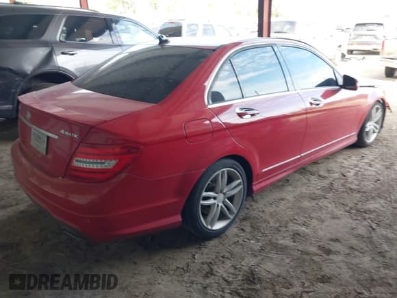 ✅ 2013 Mercedes-Benz C 300 Sport • VIN: WDDGF8AB9DR284120 • Lot: 43419761. Listed on IAAI with 111,333 mi. Free auction sales archive from the USA and detailed vehicle history report at DreamBid. Image 4.