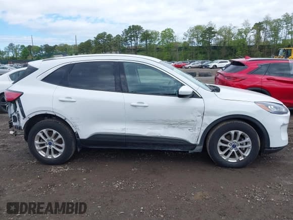 ✅ 2021 Ford Escape SE Hybrid • VIN: 1FMCU0BZ3MUB23654 • Lot: 42192918. Listed on IAAI with 43,579 mi. Free auction sales archive from the USA and detailed vehicle history report at DreamBid. Image 13.