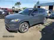 2018 Jeep Compass Limited z VIN 3C4NJDCB7JT365528, wystawiony jako Copart lot #85154275 z przebiegiem 74 930 mil mil oraz Czysty tytuł • Clean title. Historia ofert i sprzedaży dostępna na DreamBid. Obrazek 1.