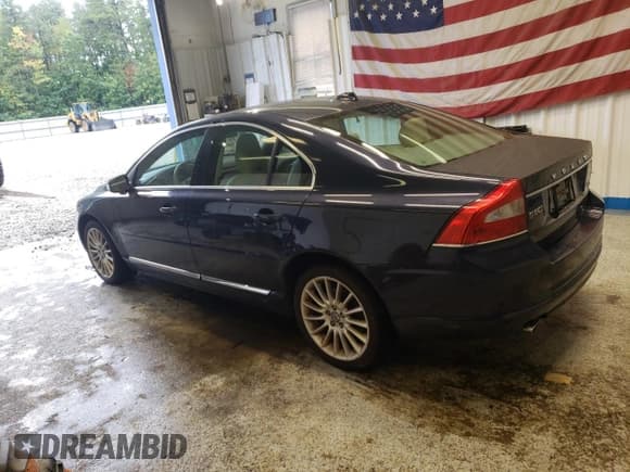 ✅ 2011 Volvo S80 3.0L Turbo • VIN: YV1902AH1B1139813 • Lot: 68901345. Listed on Copart with 116,026 mi. Free auction sales archive from the USA and detailed vehicle history report at DreamBid. Image 2.