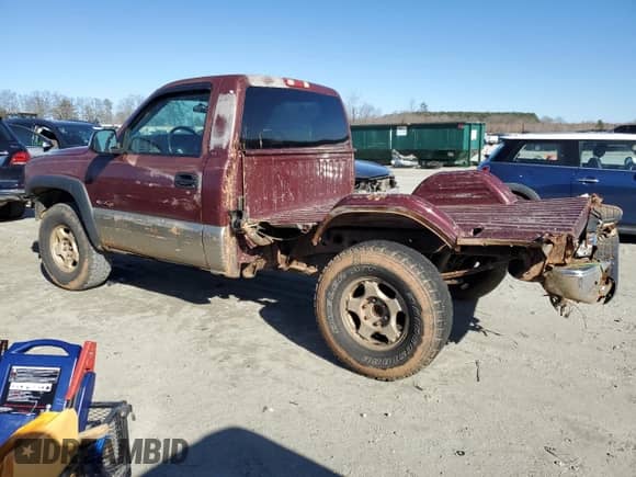 2002 Chevrolet Silverado 1500 LS z VIN 1GCEK14T02Z125766, wystawiony jako Copart lot #47997915 z przebiegiem 201 882 mil mil oraz Szkoda całkowita • Salvage title. Historia ofert i sprzedaży dostępna na DreamBid. Obrazek 2.