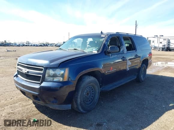 ✅ 2009 Chevrolet Suburban LS • VIN: 1GNFC16029R200974 • Lot: 41370873. Listed on IAAI with 207,649 mi. Free auction sales archive from the USA and detailed vehicle history report at DreamBid. Image 2.