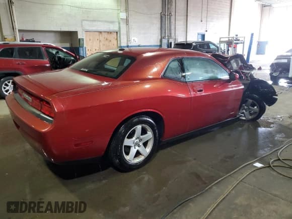 ✅ 2009 Dodge Challenger SE • VIN: 2B3LJ44V19H522279 • Lot: 89180325. Wystawiony na Copart z przebiegiem Nie podano. Bezpłatny archiwum sprzedaży aukcyjnych z USA i szczegółowy raport historii pojazdu na DreamBid. Zdjęcie 3.