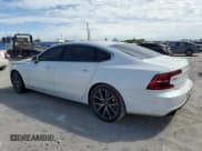 ✅ 2018 Volvo S90 Momentum • VIN: LVY982MK5JP018647 • Лот: 82325775. Опубликован ранее на Copart с пробегом Не указан. Бесплатный доступ к архиву аукционных продаж из США и подробный отчёт об истории автомобиля на DreamBid. Изображение 2.