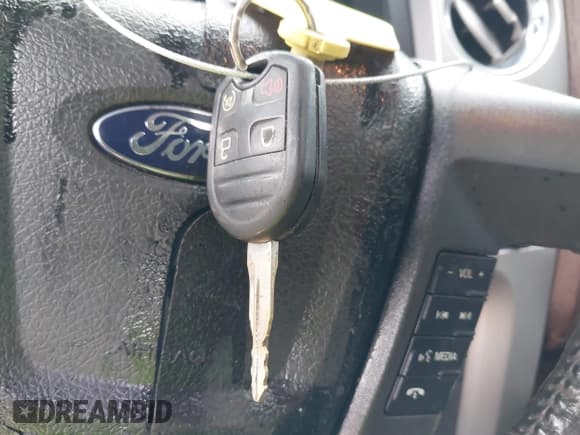 ✅ 2013 Ford F-150 XL • VIN: 1FTFW1EF7DKF84323 • Lot: 42549763. Wystawiony na IAAI z przebiegiem 133 745 mil. Bezpłatny archiwum sprzedaży aukcyjnych z USA i szczegółowy raport historii pojazdu na DreamBid. Zdjęcie 11.