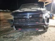 ✅ 2022 Chevrolet Silverado 1500 LT Trail Boss • VIN: 3GCUDFED8NG656468 • Lot: 84808744. Wystawiony na Copart z przebiegiem 50 162 mil. Bezpłatny archiwum sprzedaży aukcyjnych z USA i szczegółowy raport historii pojazdu na DreamBid. Zdjęcie 5.