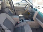 ✅ 2008 Ford Escape XLT • VIN: 1FMCU93168KB33268 • Lot: 42098947. Wystawiony na IAAI z przebiegiem 226 864 mil. Bezpłatny archiwum sprzedaży aukcyjnych z USA i szczegółowy raport historii pojazdu na DreamBid. Zdjęcie 5.