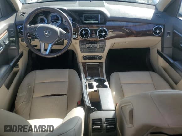 ✅ 2015 Mercedes-Benz GLK 350 • VIN: WDCGG5HB9FG415244 • Лот: 82760935. Опубликован ранее на Copart с пробегом 140 292 миль. Бесплатный доступ к архиву аукционных продаж из США и подробный отчёт об истории автомобиля на DreamBid. Изображение 8.