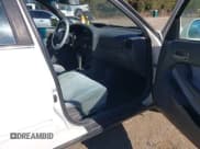 ✅ 1994 Toyota Camry LE • VIN: 4T1SK12E3RU357935 • Lot: 43500149. Wystawiony na IAAI z przebiegiem 239 841 mil. Bezpłatny archiwum sprzedaży aukcyjnych z USA i szczegółowy raport historii pojazdu na DreamBid. Zdjęcie 5.