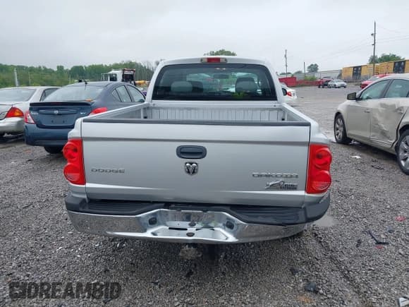 ✅ 2010 Dodge Dakota Bighorn/Lonestar • VIN: 1D7CW3GK4AS140049 • Lot: 42231805. Wystawiony na IAAI z przebiegiem 149 489 mil. Bezpłatny archiwum sprzedaży aukcyjnych z USA i szczegółowy raport historii pojazdu na DreamBid. Zdjęcie 17.