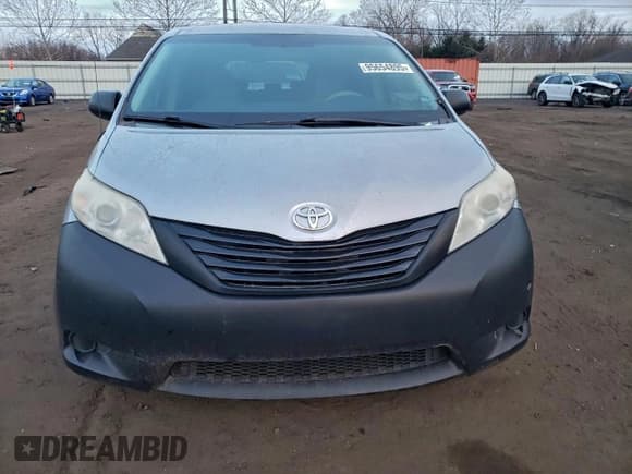 ✅ 2013 Toyota Sienna L • VIN: 5TDZK3DC3DS323954 • Лот: 95654895. Опубликован ранее на Copart с пробегом 278 365 миль. Бесплатный доступ к архиву аукционных продаж из США и подробный отчёт об истории автомобиля на DreamBid. Изображение 5.