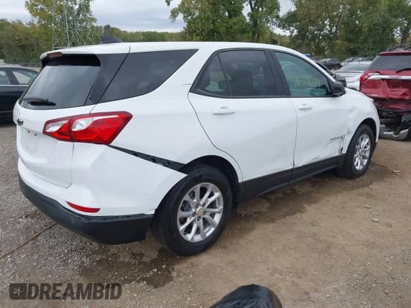 ✅ 2020 Chevrolet Equinox LS • VIN: 3GNAXHEV3LS689734 • Lot: 43374289. Wystawiony na IAAI z przebiegiem 131 550 mil. Bezpłatny archiwum sprzedaży aukcyjnych z USA i szczegółowy raport historii pojazdu na DreamBid. Zdjęcie 4.
