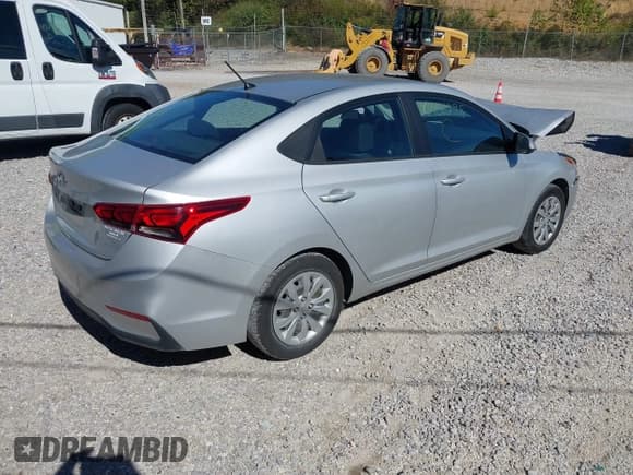 ✅ 2021 Hyundai Accent SE • VIN: 3KPC24A67ME136589 • Lot: 43456298. Wystawiony na IAAI z przebiegiem 75 336 mil. Bezpłatny archiwum sprzedaży aukcyjnych z USA i szczegółowy raport historii pojazdu na DreamBid. Zdjęcie 4.