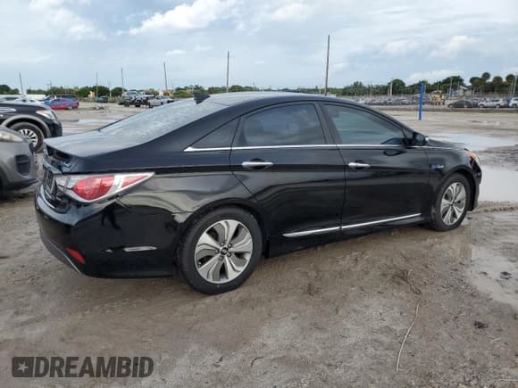 ✅ 2014 Hyundai Sonata • VIN: KMHEC4A4XEA109102 • Lot: 75507064. Listed on Copart with 144,836 mi. Free auction sales archive from the USA and detailed vehicle history report at DreamBid. Image 3.