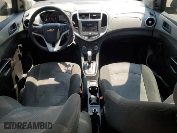 2020 Chevrolet Sonic LS с VIN 1G1JB5SB7L4140773, выставлен на аукционе Copart как лот 65811485 с пробегом 102 484 миль миль и Списание • Salvage title. История ставок и продаж доступна на DreamBid. Изображение 8.