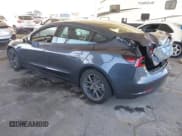 ✅ 2022 Tesla Model 3 Long Range • VIN: 5YJ3E1EB5NF126104 • Lot: 41845943. Wystawiony na IAAI z przebiegiem 46 492 mil. Bezpłatny archiwum sprzedaży aukcyjnych z USA i szczegółowy raport historii pojazdu na DreamBid. Zdjęcie 3.