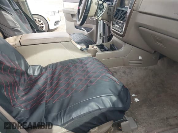 ✅ 2005 Ford Explorer Eddie Bauer • VIN: 1FMDU74W05UA14487 • Lot: 43636397. Wystawiony na IAAI z przebiegiem 169 734 mil. Bezpłatny archiwum sprzedaży aukcyjnych z USA i szczegółowy raport historii pojazdu na DreamBid. Zdjęcie 5.