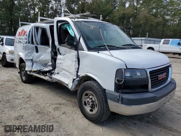 ✅ 2016 GMC Savana Cargo • VIN: 1GTW7AFFXG1903509 • Lot: 43858515. Listed on Copart with 283,132 mi. Free auction sales archive from the USA and detailed vehicle history report at DreamBid. Image 4.