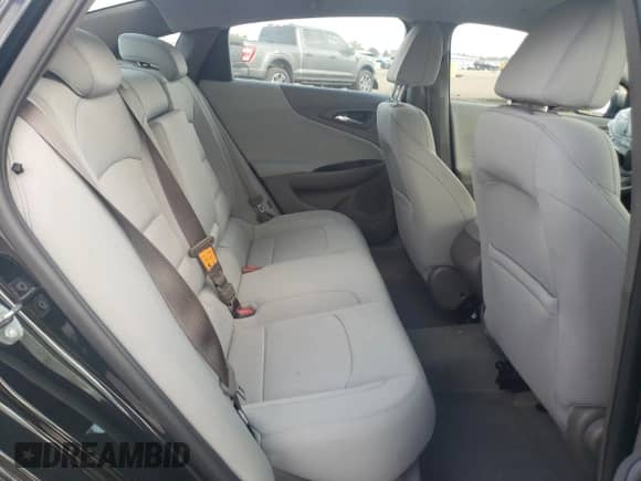 2016 Chevrolet Malibu LS z VIN 1G1ZC5ST7GF300833, wystawiony jako Copart lot #82170765 z przebiegiem 99 746 mil mil oraz Szkoda całkowita • Salvage title. Historia ofert i sprzedaży dostępna na DreamBid. Obrazek 10.