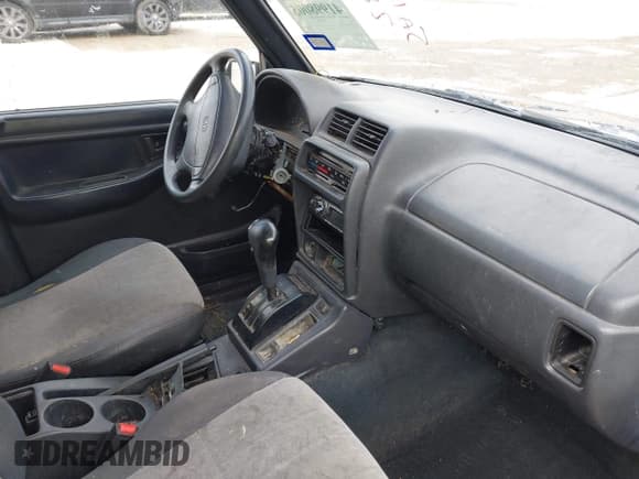 ✅ 1996 Geo Tracker • VIN: 2CNBE1361T6901708 • Lot: 41998005. Listed on IAAI with 223,266 mi. Free auction sales archive from the USA and detailed vehicle history report at DreamBid. Image 5.