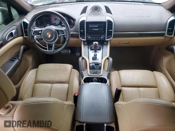 ✅ 2017 Porsche Cayenne S • VIN: WP1AB2A23HLA52256 • Lot: 66039555. Listed on Copart with 68,023 mi. Free auction sales archive from the USA and detailed vehicle history report at DreamBid. Image 8.