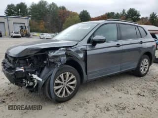 ✅ 2019 Volkswagen Tiguan S • VIN: 3VV0B7AX3KM176346 • Lot: 90303495. Listed on Copart with 40,528 mi. Free auction sales archive from the USA and detailed vehicle history report at DreamBid. Image 1.
