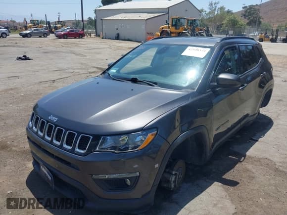 ✅ 2020 Jeep Compass Latitude • VIN: 3C4NJCBB9LT169802 • Lot: 42520373. Listed on IAAI with 107,704 mi. Free auction sales archive from the USA and detailed vehicle history report at DreamBid. Image 2.