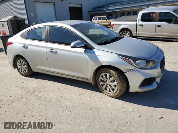 ✅ 2018 Hyundai Accent SE • VIN: 3KPC24A30JE034102 • Лот: 73985234. Опубликован ранее на Copart с пробегом 133 074 миль. Бесплатный доступ к архиву аукционных продаж из США и подробный отчёт об истории автомобиля на DreamBid. Изображение 4.